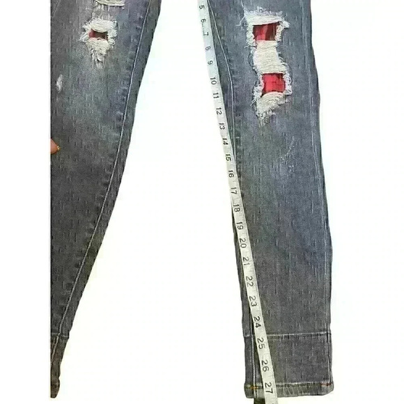 Judy Blue Skinny Fit Stretch Jeans Womens Sz 7/28 Distressed Red Flannel Plaid - Picture 4 of 7